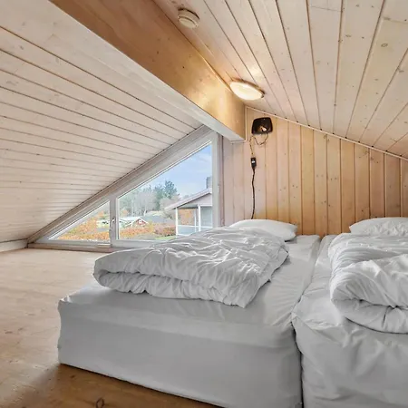 Cozy In Glesborg With Indoor Swimming Pool