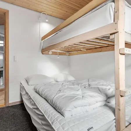 Cozy In Glesborg With Indoor Swimming Pool *