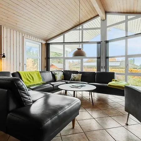 Cozy In Glesborg With Indoor Swimming Pool Holiday home Fjellerup Strand